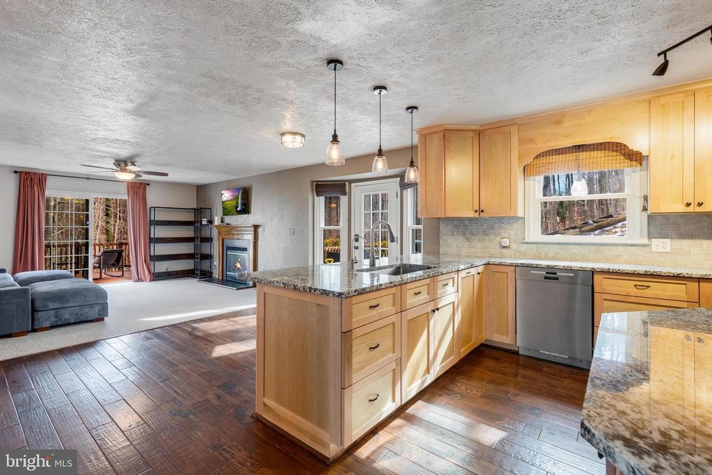 Image 11 of property listing at 30060 FOREST VIEW LN, Mechanicsville, MD 20659