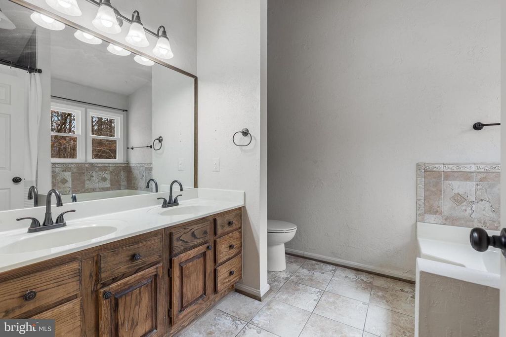 Image 27 of property listing at 30060 FOREST VIEW LN, Mechanicsville, MD 20659