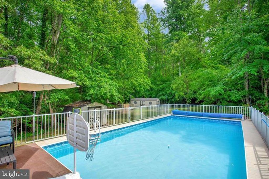 Image 3 of property listing at 30060 FOREST VIEW LN, Mechanicsville, MD 20659