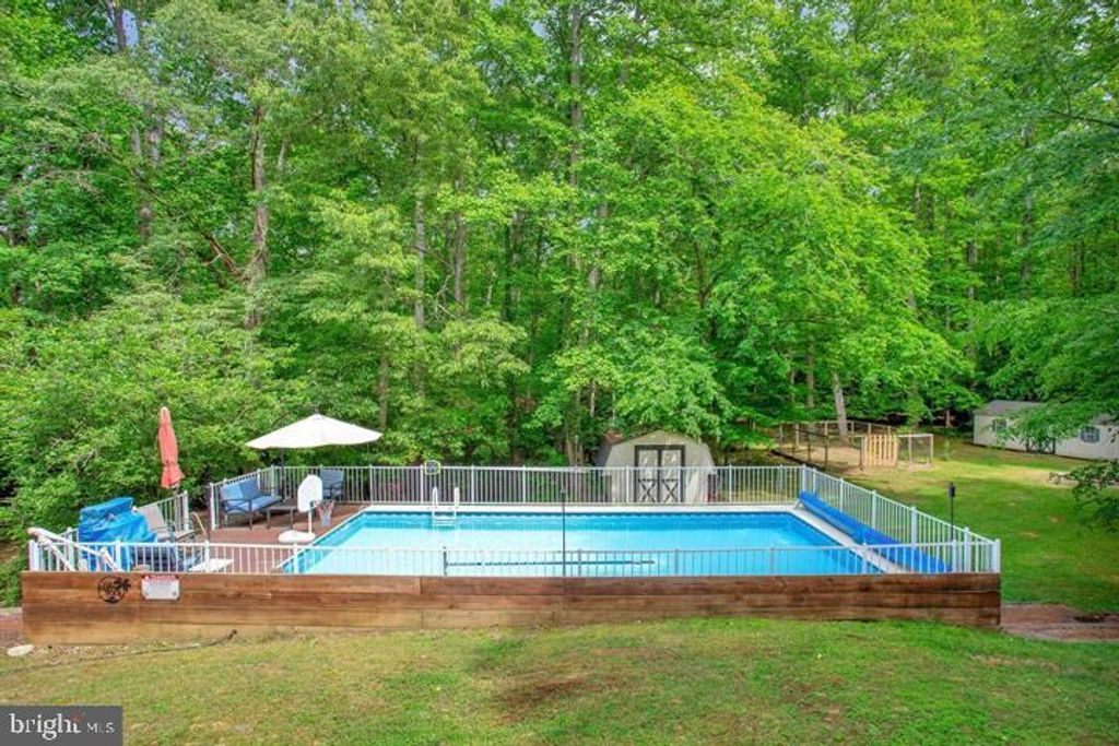 Image 47 of property listing at 30060 FOREST VIEW LN, Mechanicsville, MD 20659