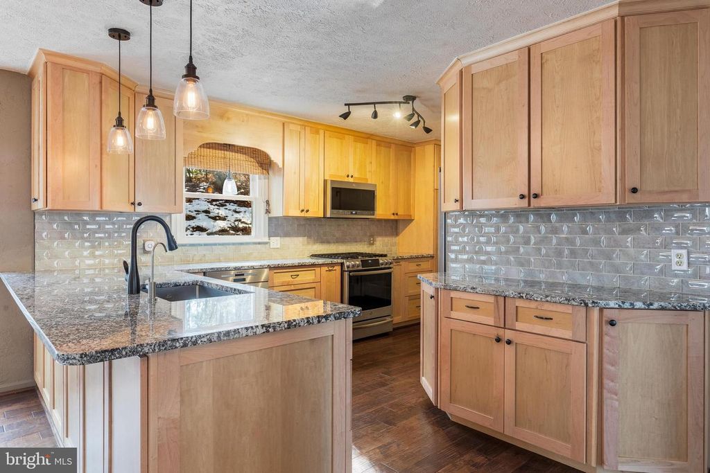Image 6 of property listing at 30060 FOREST VIEW LN, Mechanicsville, MD 20659