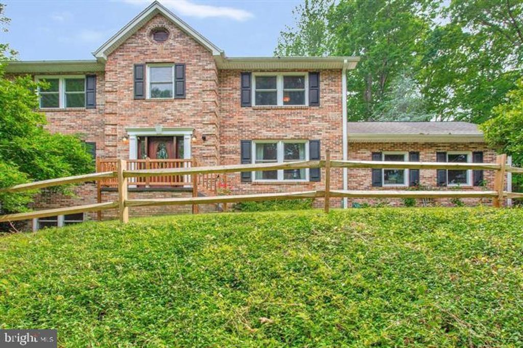 Image 62 of property listing at 30060 FOREST VIEW LN, Mechanicsville, MD 20659