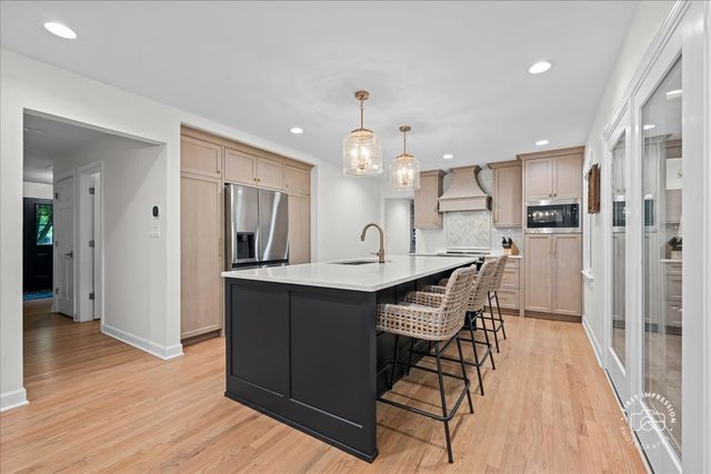 1415 Heatherton Drive, Naperville, IL 60563