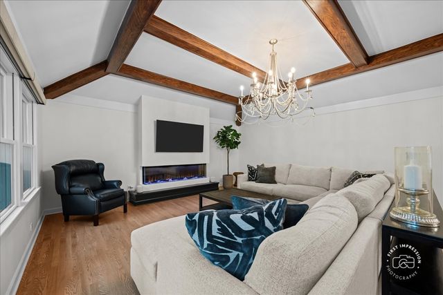 1415 Heatherton Drive, Naperville, IL 60563