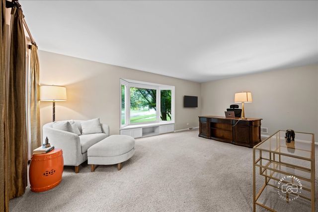 1415 Heatherton Drive, Naperville, IL 60563