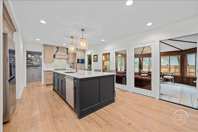 1415 Heatherton Drive, Naperville, IL 60563