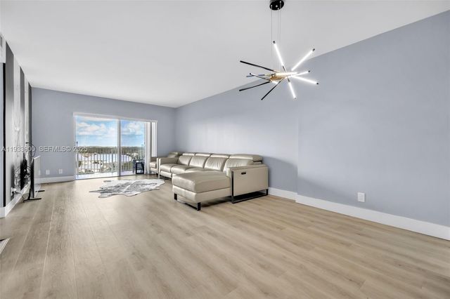 4200 Hillcrest Dr 802, Hollywood, FL 33021