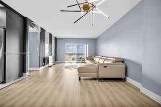 4200 Hillcrest Dr 802, Hollywood, FL 33021