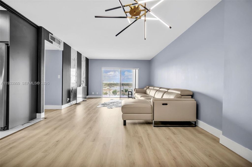 4200 Hillcrest Dr 802, Hollywood, FL 33021