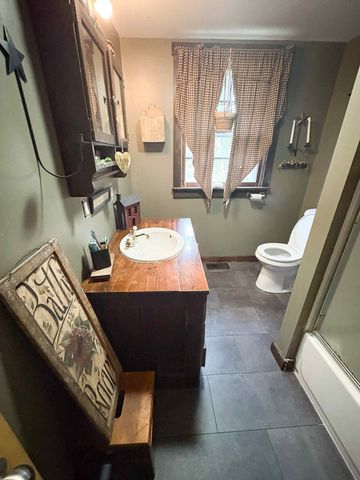 48 Legion Road, Newfane, VT 05345