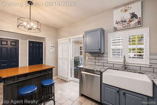 14443 Victoria Drive, Sterling Heights, MI 48313