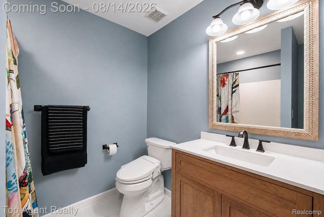 14443 Victoria Drive, Sterling Heights, MI 48313