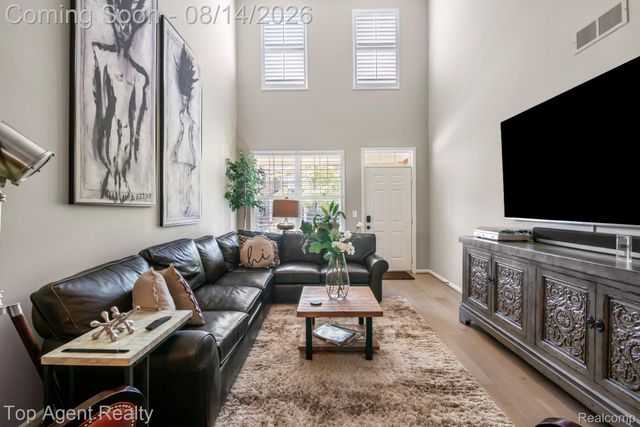 14443 Victoria Drive, Sterling Heights, MI 48313