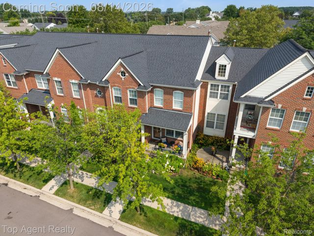 14443 Victoria Drive, Sterling Heights, MI 48313