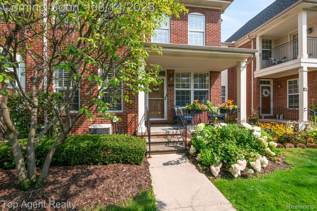 14443 Victoria Drive, Sterling Heights, MI 48313
