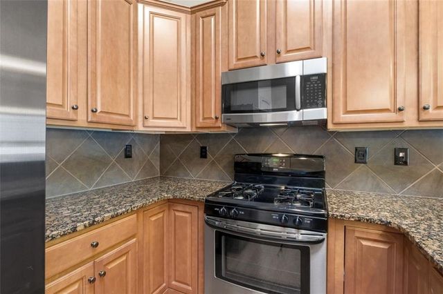 362 Acuba View, Woodstock, GA 30188