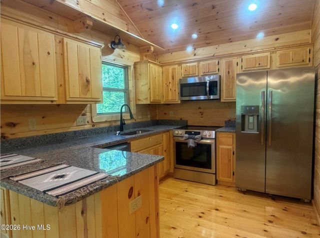 200 Bentley Cove, Murphy, NC 28906