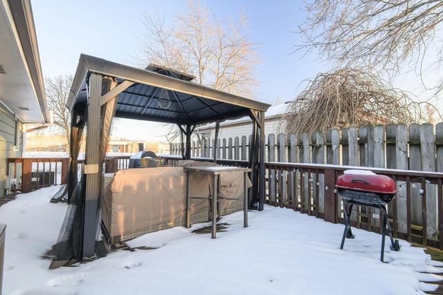 12211 W Florist AVENUE, Milwaukee, WI 53225