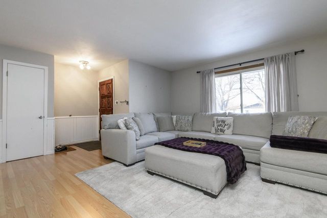 12211 W Florist AVENUE, Milwaukee, WI 53225