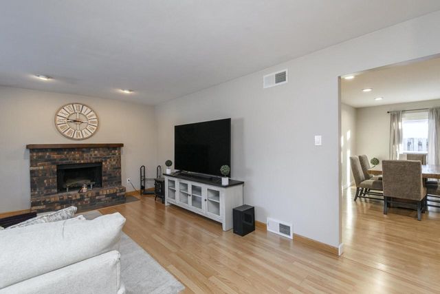 12211 W Florist AVENUE, Milwaukee, WI 53225