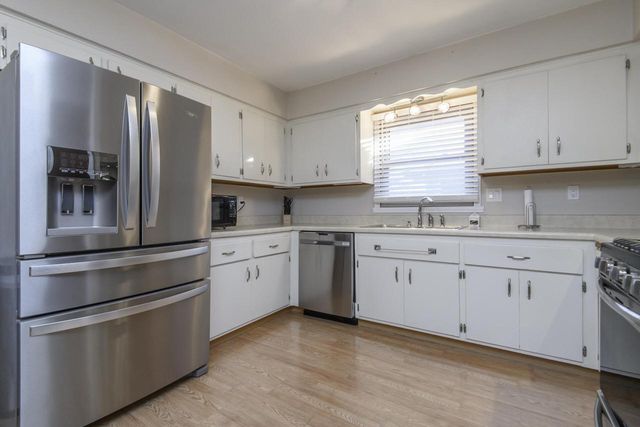 12211 W Florist AVENUE, Milwaukee, WI 53225