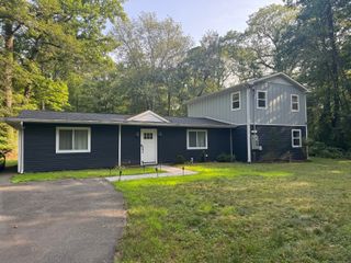 57 Lovers Lane, Monroe, CT 06468