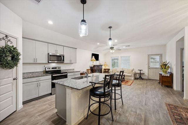 1237 Waterside Trace, Sealy, TX 77474