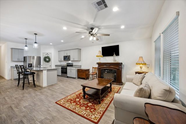 1237 Waterside Trace, Sealy, TX 77474