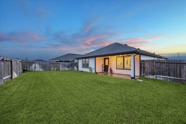 1237 Waterside Trace, Sealy, TX 77474