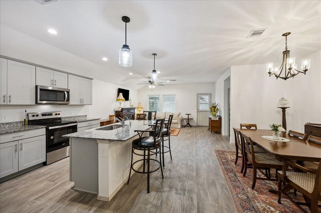 1237 Waterside Trace, Sealy, TX 77474