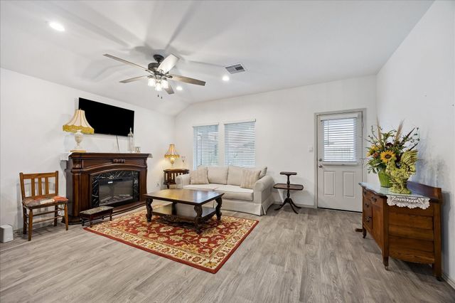 1237 Waterside Trace, Sealy, TX 77474