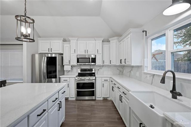 1909 & 1907 Water Willow Drive, Weslaco, TX 78596