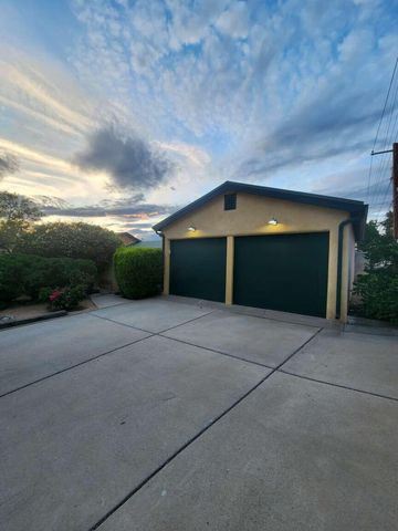 520 Tulane Drive SE, Albuquerque, NM 87106