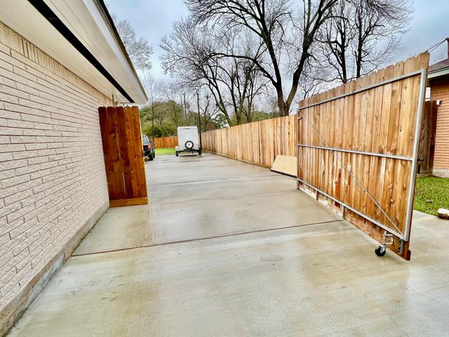 1402 Norwood Street, Deer Park, TX 77536