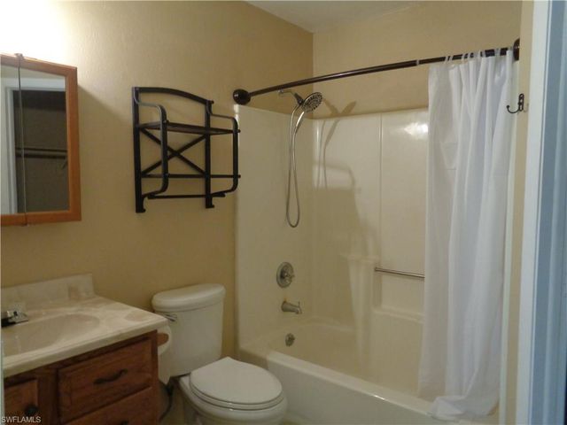 2122 NE 4th ST, Cape Coral, FL 33909