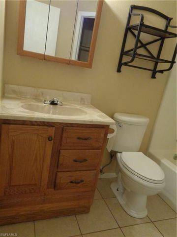 2122 NE 4th ST, Cape Coral, FL 33909