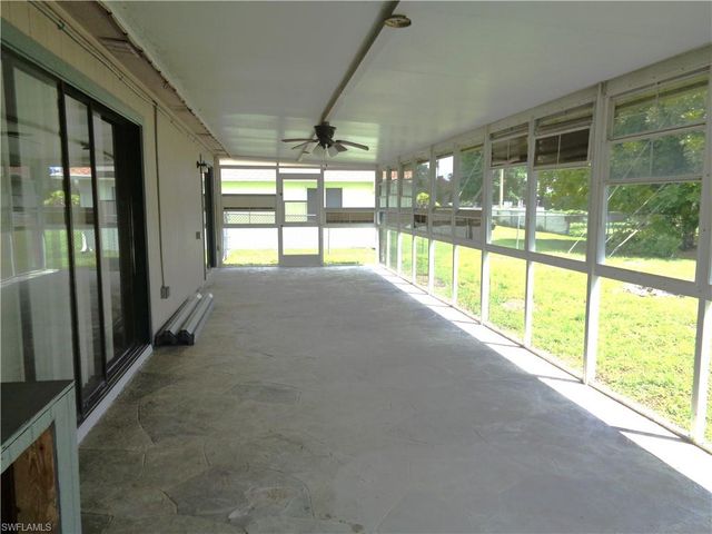 2122 NE 4th ST, Cape Coral, FL 33909