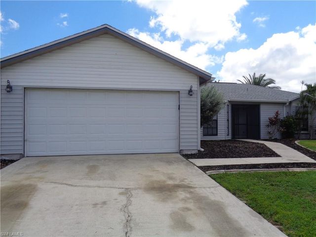 2122 NE 4th ST, Cape Coral, FL 33909