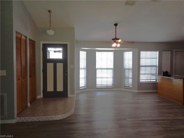 2122 NE 4th ST, Cape Coral, FL 33909