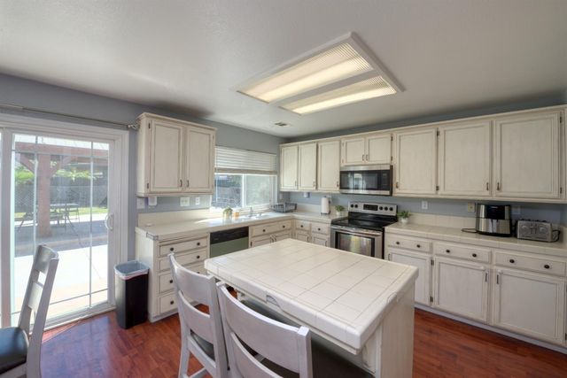 5216 Pasatiempo Dr, Salida, CA 95368