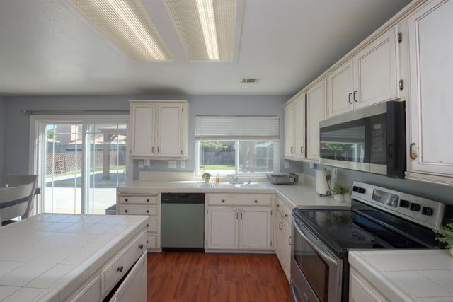 5216 Pasatiempo Dr, Salida, CA 95368