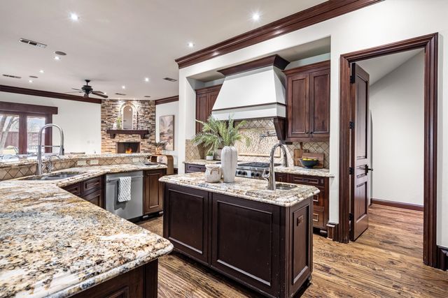 9 Victory Lane, Double Oak, TX 75077