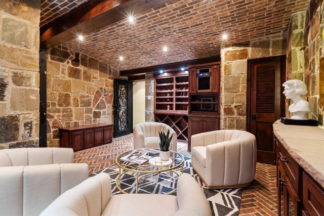 9 Victory Lane, Double Oak, TX 75077