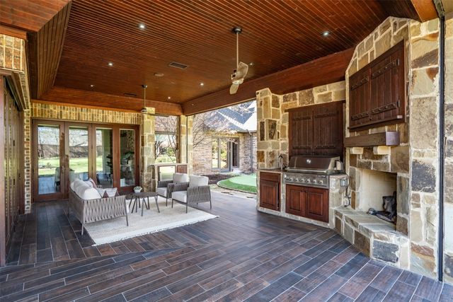 9 Victory Lane, Double Oak, TX 75077