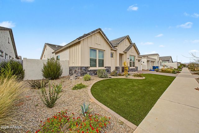 1016 W RIDGE Road, Apache Junction, AZ 85120