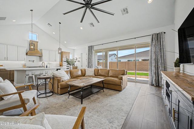 1016 W RIDGE Road, Apache Junction, AZ 85120
