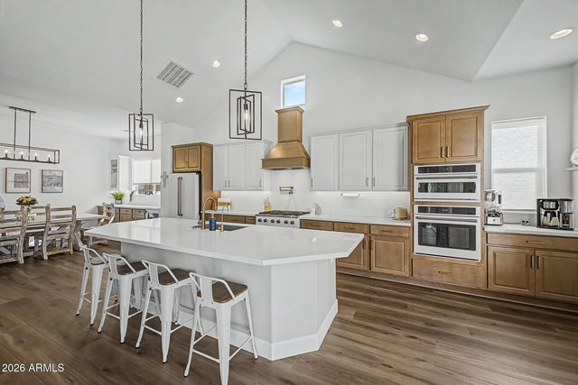 1016 W RIDGE Road, Apache Junction, AZ 85120