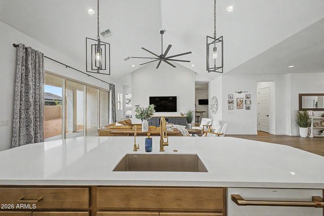 1016 W RIDGE Road, Apache Junction, AZ 85120