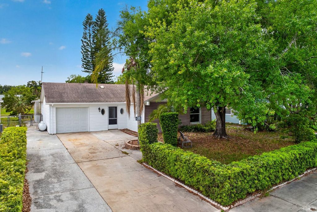 6802 LASSEN AVENUE, New Port Richey, FL 34655