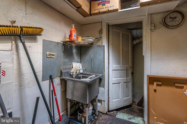 949 S 9TH ST, Philadelphia, PA 19147